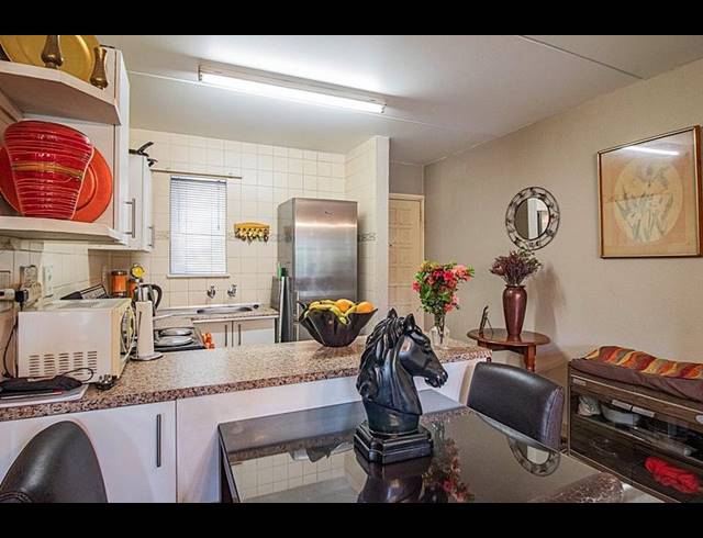 2 BEDROOM TOWNHOUSE FOR SALE IN BEDFORD GARDENS